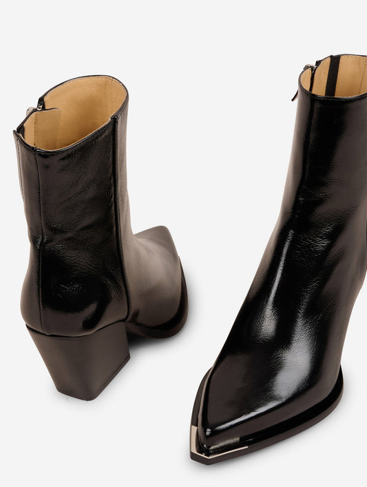 Boots en cuir verni noir