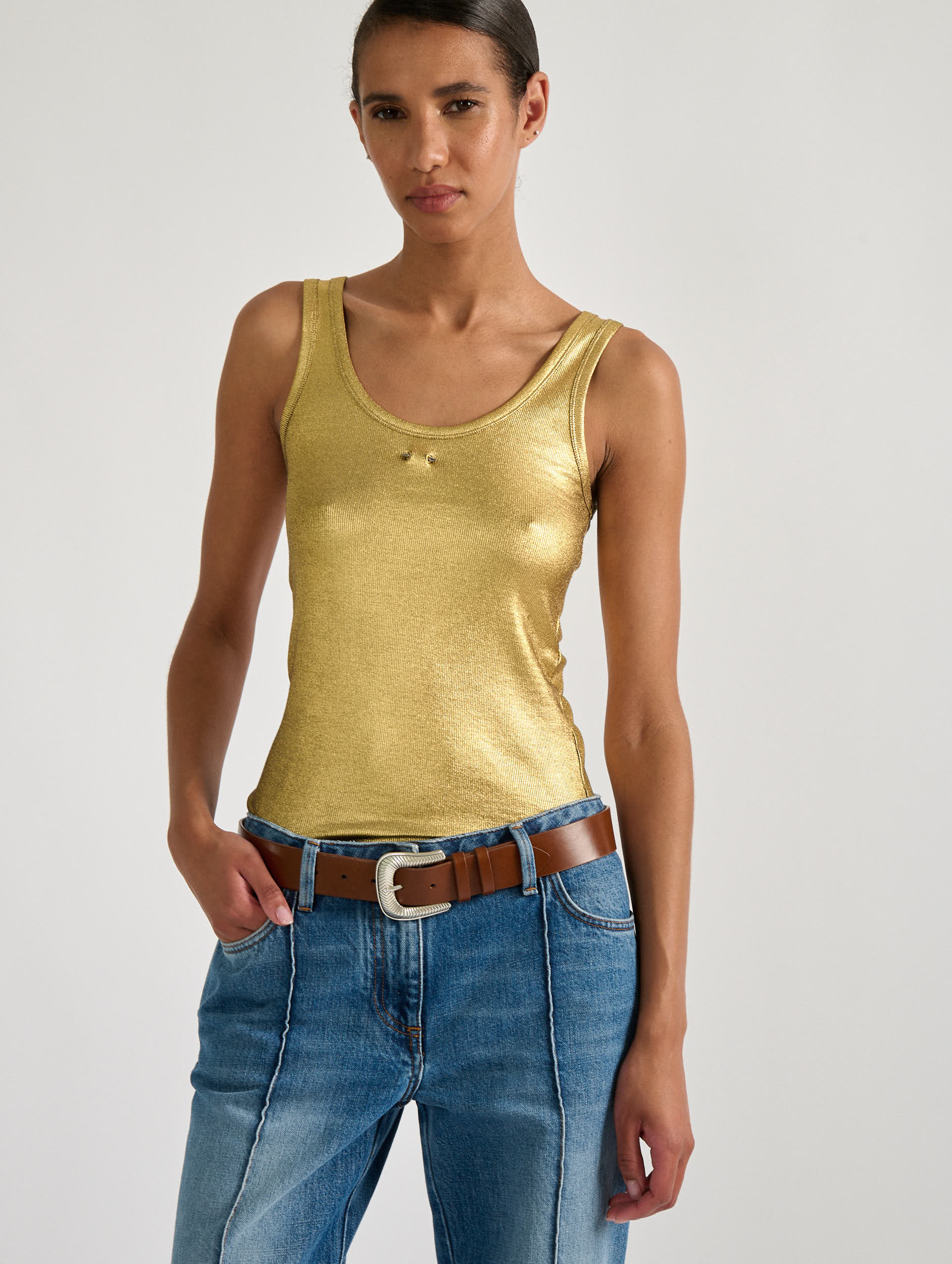 What to Wear With a Yellow Tank Top: Chic Outfit Ideas
