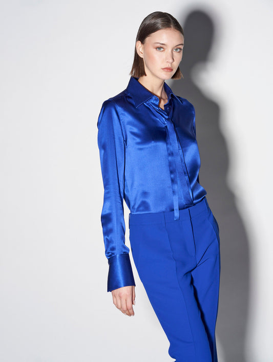 Chemise en satin de soie cravate lavallière bleu