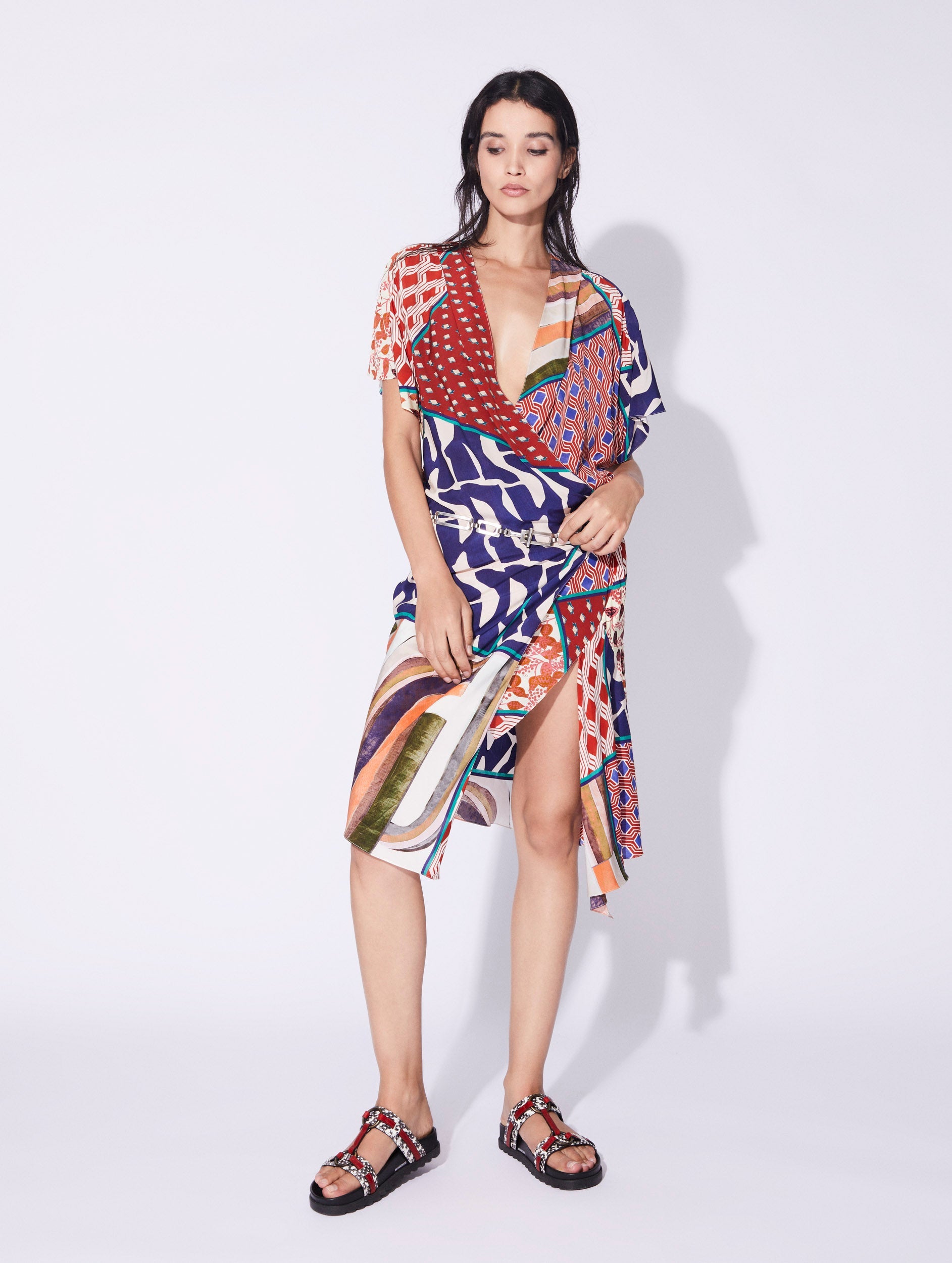 Robe Barbara Bui Taille 36 En Soie Noire - Sans Manches, Style évasé Avec Fleur - Neuf Sans étiquettes