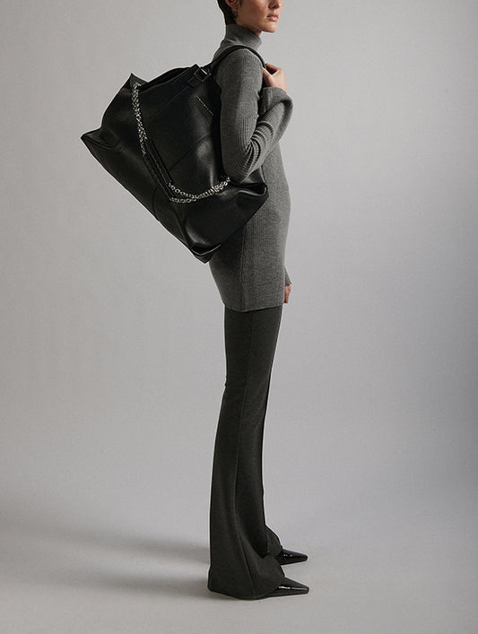 "Big Chamallow" bag in black leather
