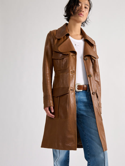 Manteau trench-coat en cuir plongé camel