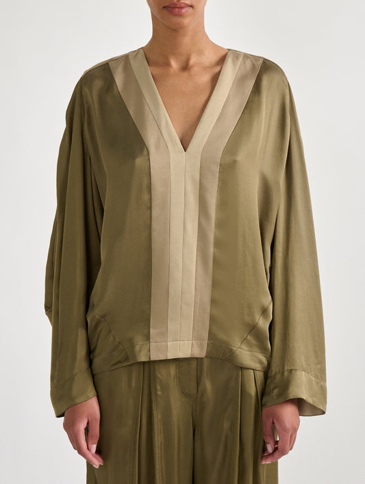 Top manches longues en satin de viscose léger kaki