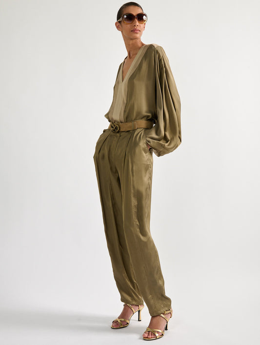 Top manches longues en satin de viscose léger kaki