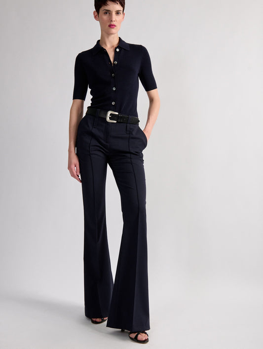 Pantalon bootleg en gabardine stretch navy