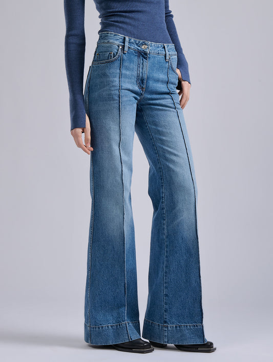Jean flare en denim bleu