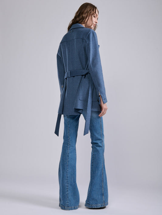 Veste ceinturée en double face laine cachemire bleu