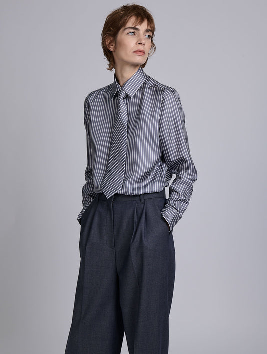 Chemise en twill de soie à rayure pékinée