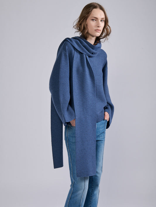 Pull à écharpe intégrée en maille mérinos bleu