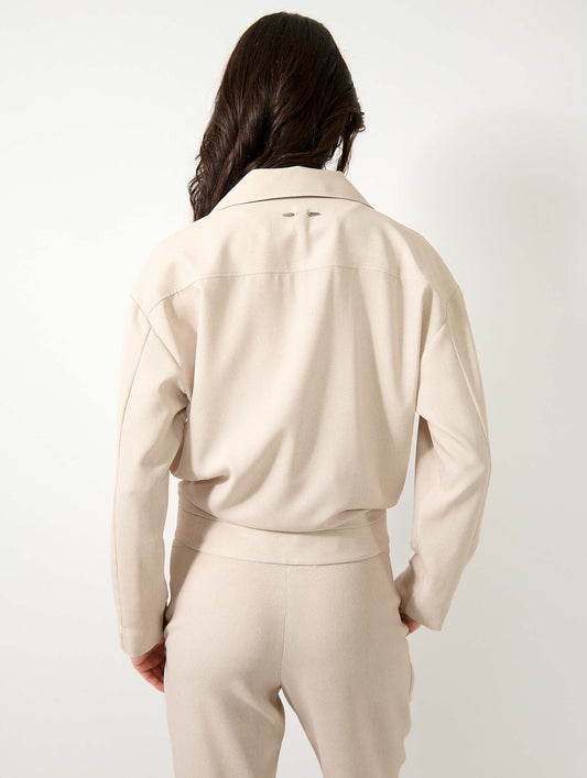 Blouson cache-cœur en crêpe imprimé sable