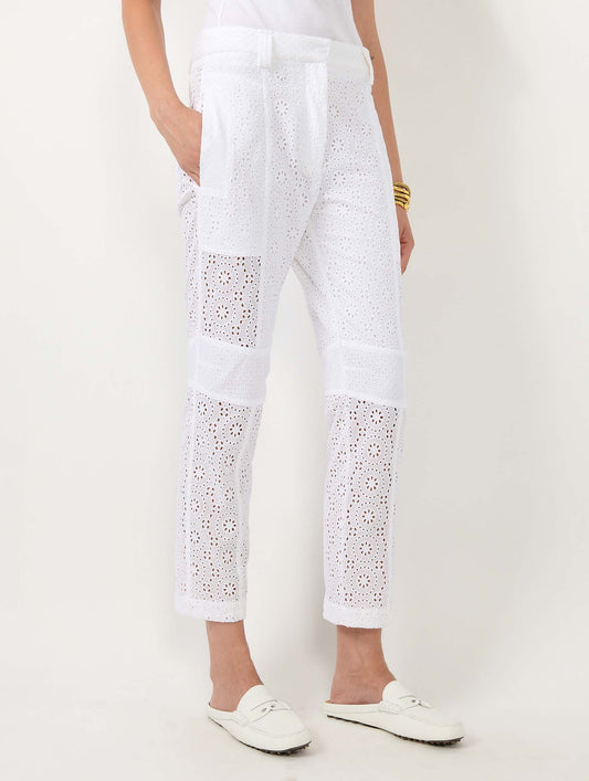 Pantalon cargo 7/8 en broderie anglaise blanche