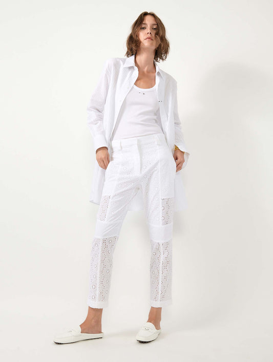 Pantalon cargo 7/8 en broderie anglaise blanche