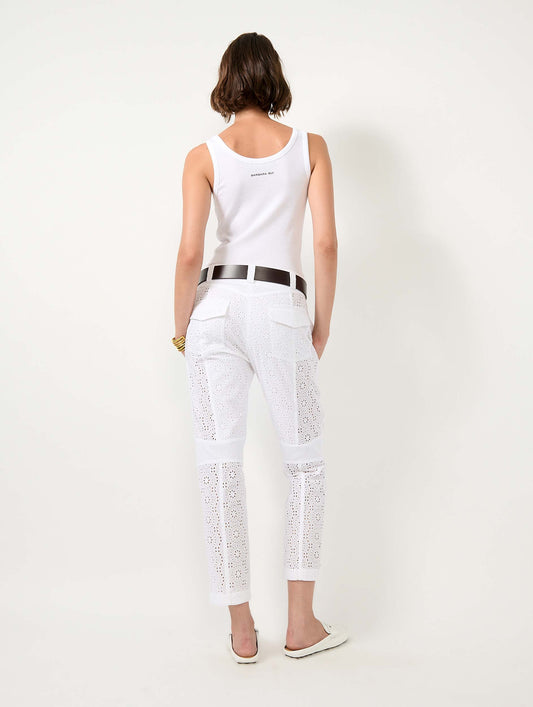 Pantalon cargo 7/8 en broderie anglaise blanche