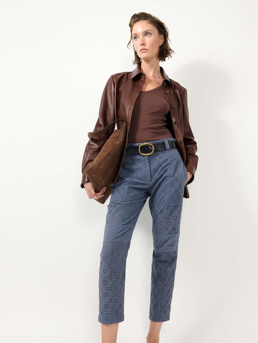 Pantalon cargo 7/8 en broderie anglaise bleu denim