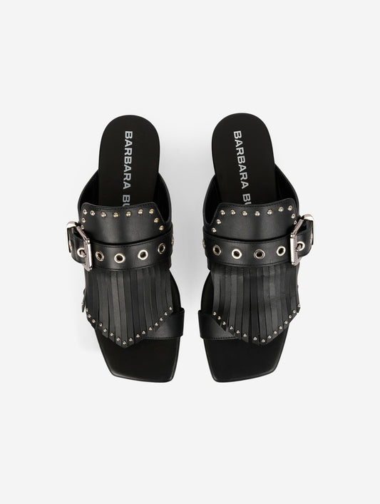 Mules à franges et clous en cuir noir