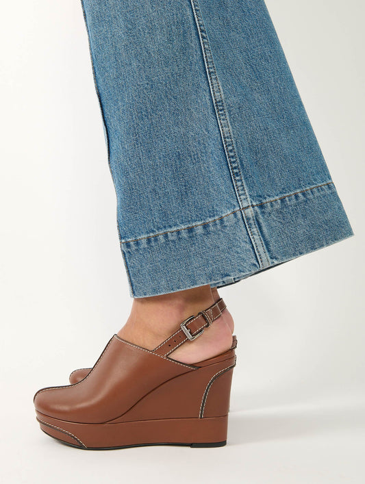 Sabots compensées en cuir chocolat