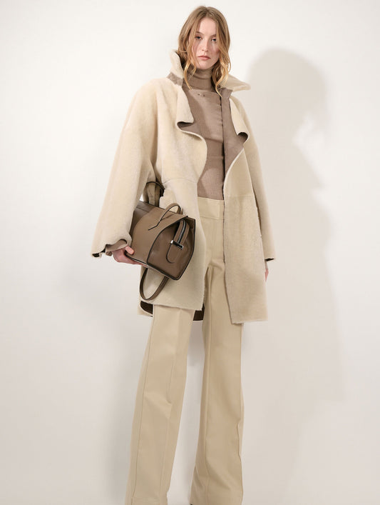 Manteau en peau lainée réversible taupe