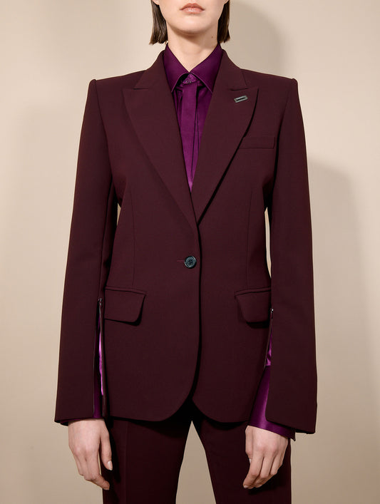 Veste cintrée à manches zippées en crepe bordeaux