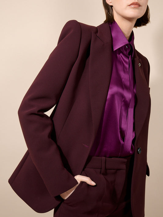 Veste cintrée à manches zippées en crepe bordeaux