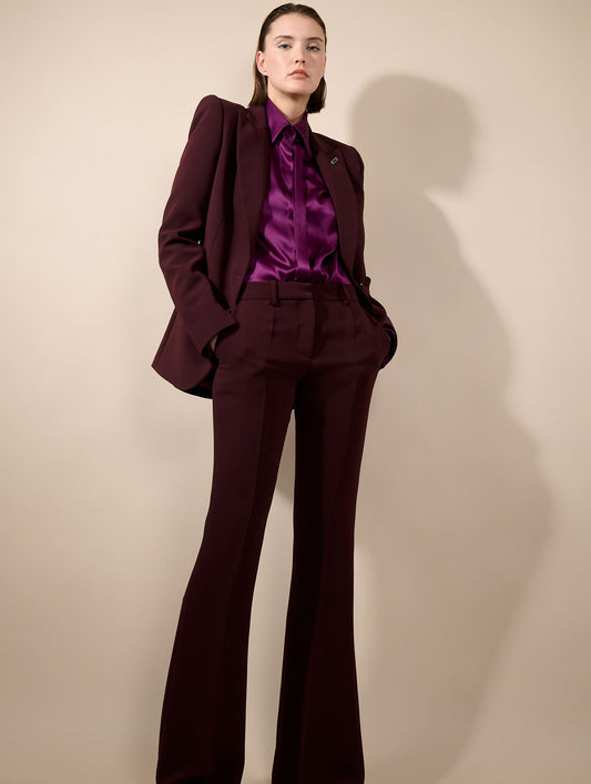 Veste cintrée à manches zippées en crepe bordeaux