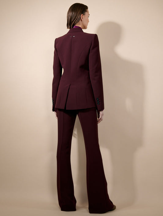 Veste cintrée à manches zippées en crepe bordeaux