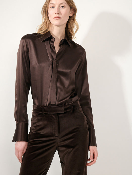 Chemise lavallière en satin de soie moka