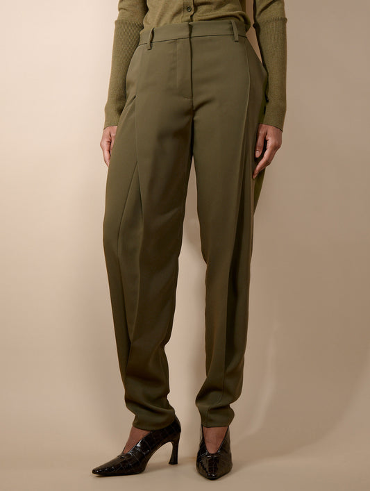 Pantalon à plis en crepe fluide vert mousse