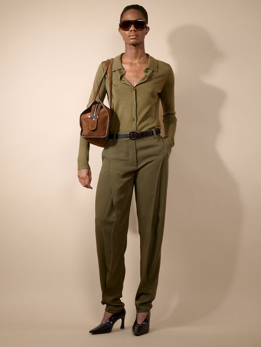 Pantalon à plis en crepe fluide vert mousse