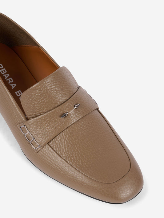 Mocassins à dos ouvert en cuir taupe