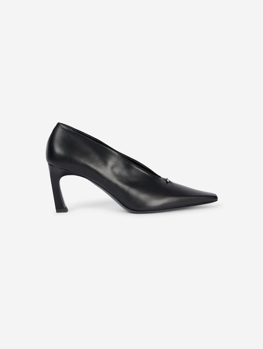 Black leather comma-heel pumps