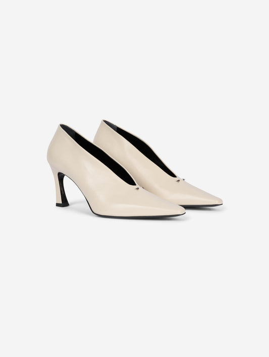 Ivory leather comma-heel pumps