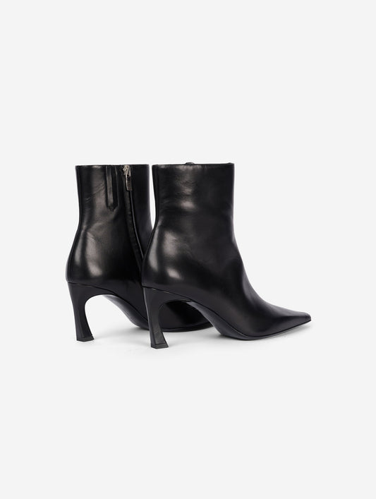 Boots zippés talon virgule en cuir noir